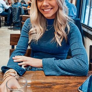 long sleeve bell armed shirt